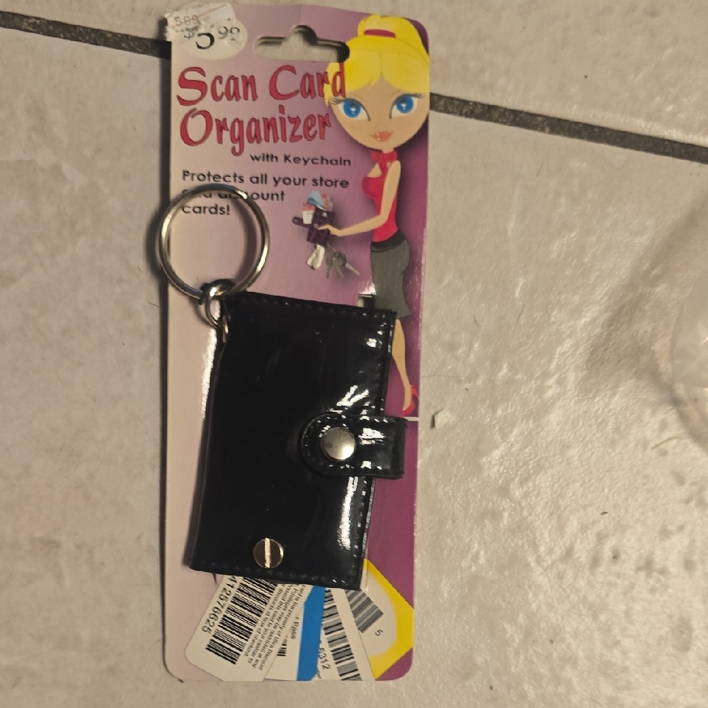 Black Scan Card Organizer with Keychain
